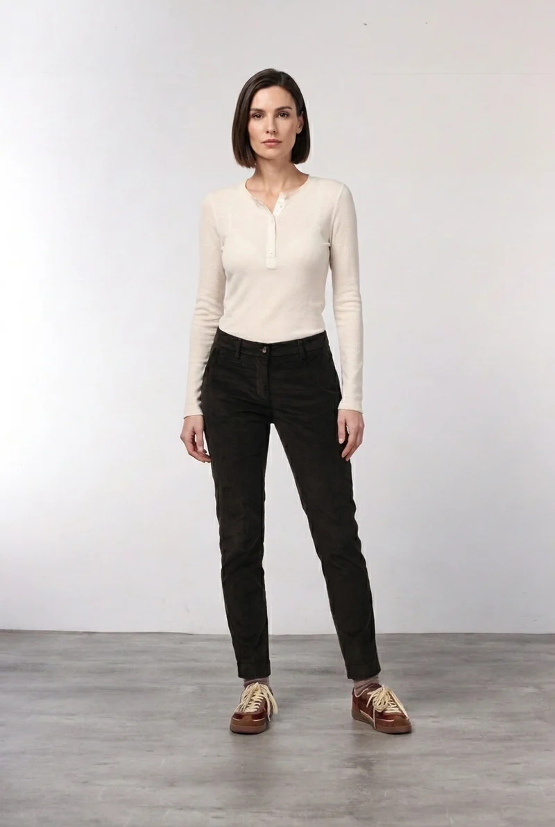 New York Slim pantalon chino femme en velours côtelé à grosses côtes, coupe slim ①