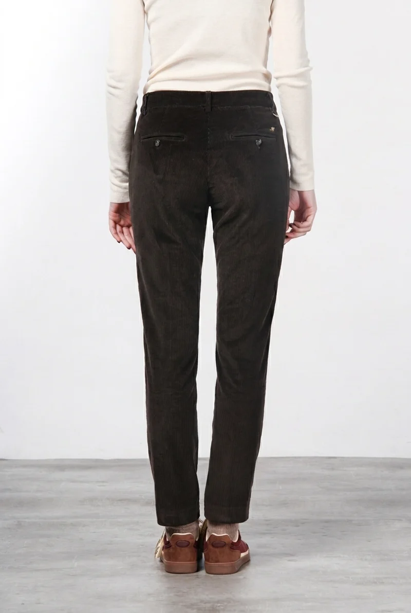 New York Slim pantalon chino femme en velours côtelé à grosses côtes, coupe slim ①
