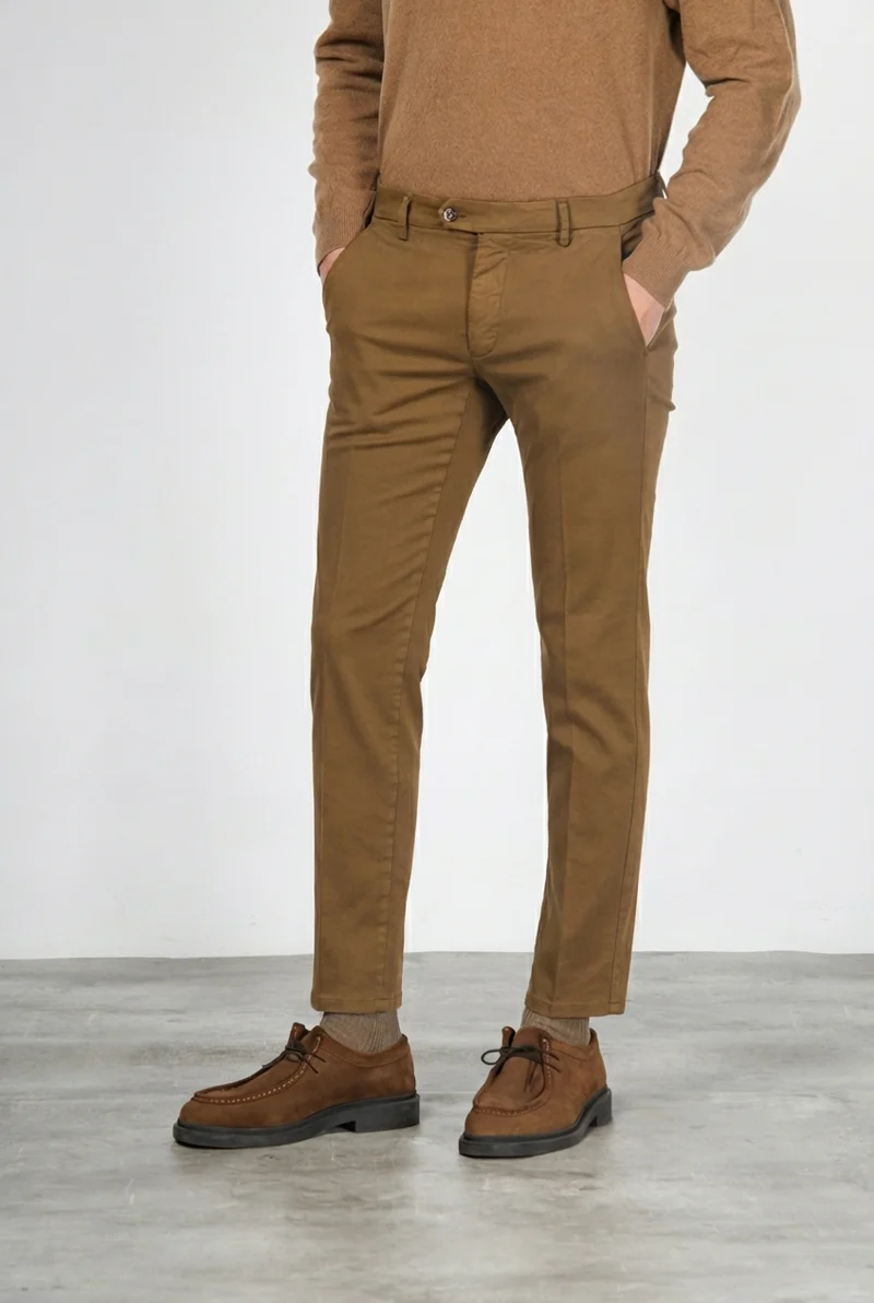Torino Flex pantalon chino homme en satin, slim fit ①