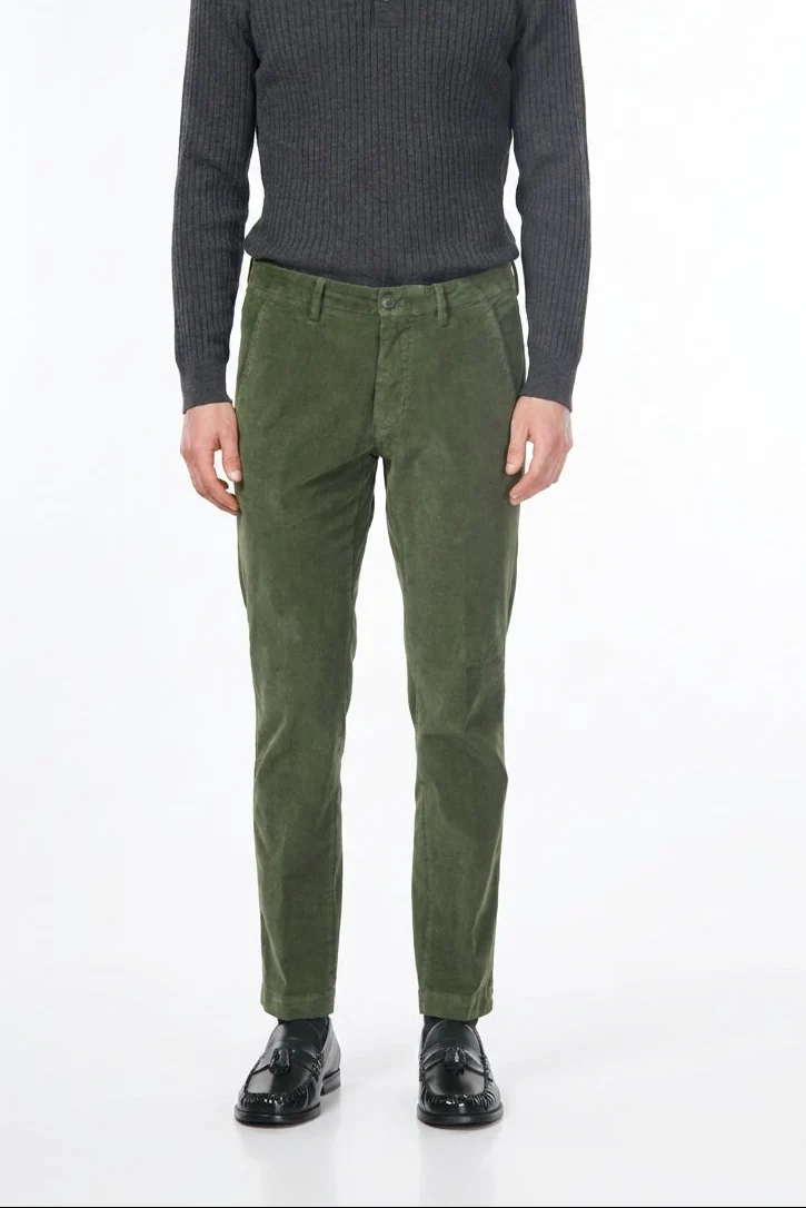 Torino pantalon chino homme en velours côtelé 1000 raies, slim fit ①