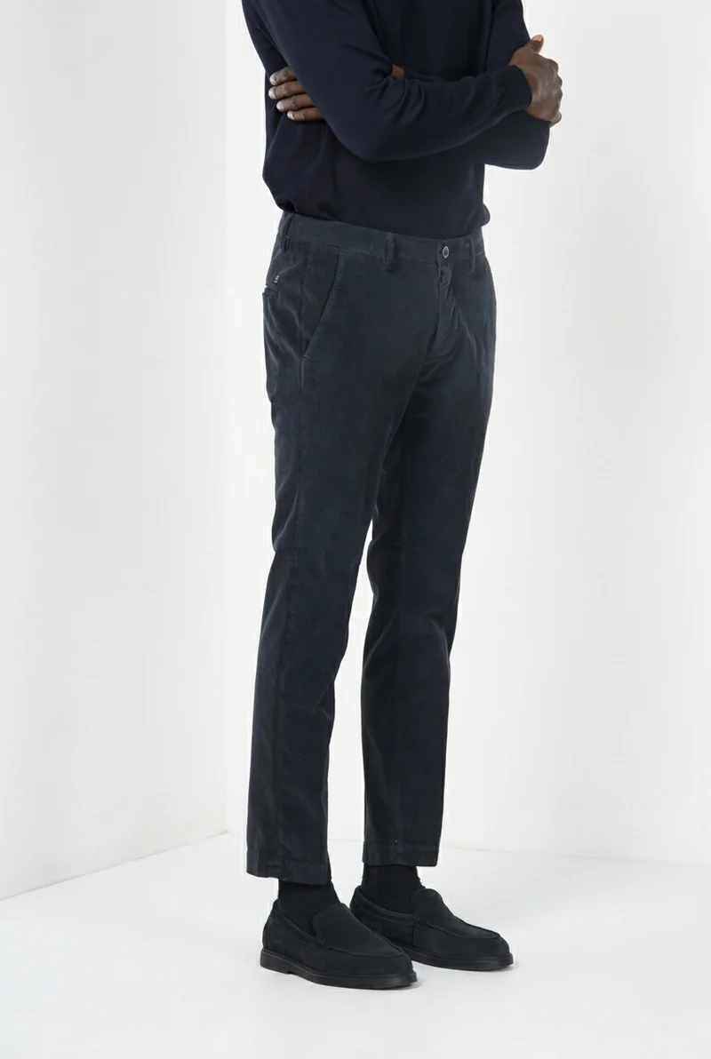 Torino pantalon chino homme en velours côtelé 1000 raies, slim fit ①
