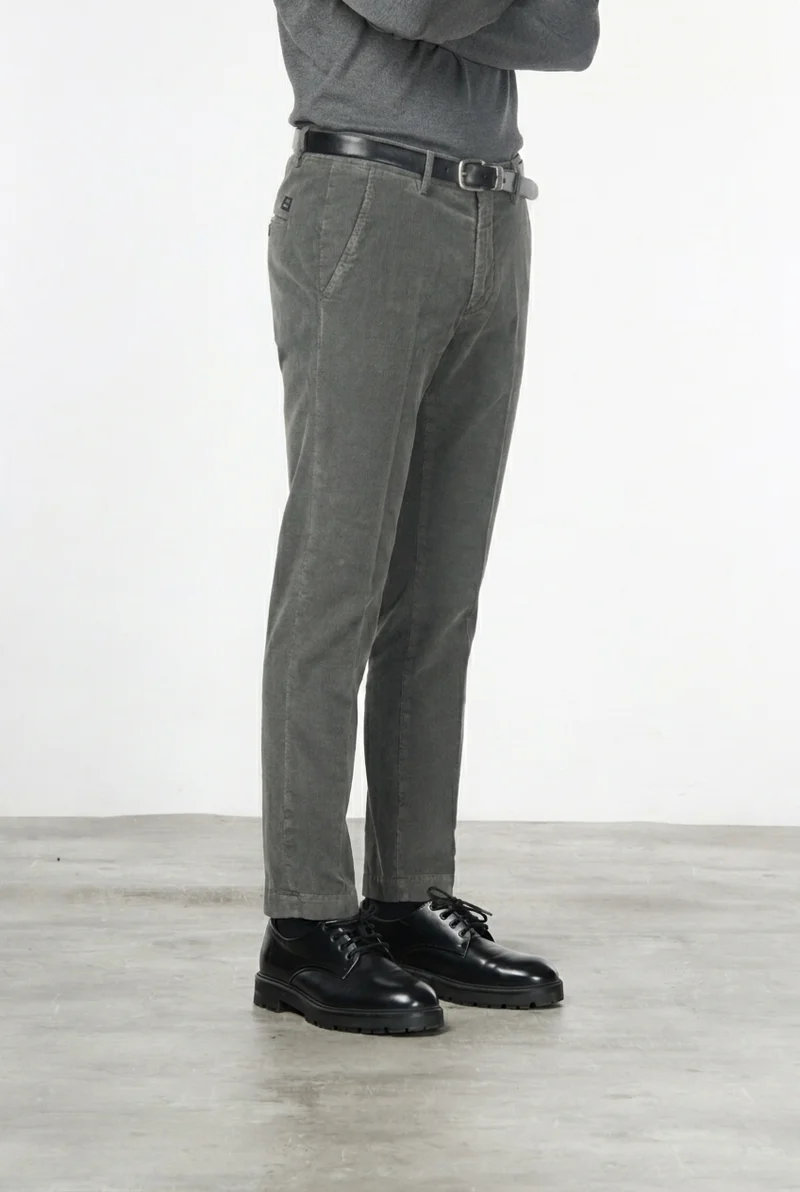 Torino pantalon chino homme en velours côtelé 1000 raies, slim fit ①