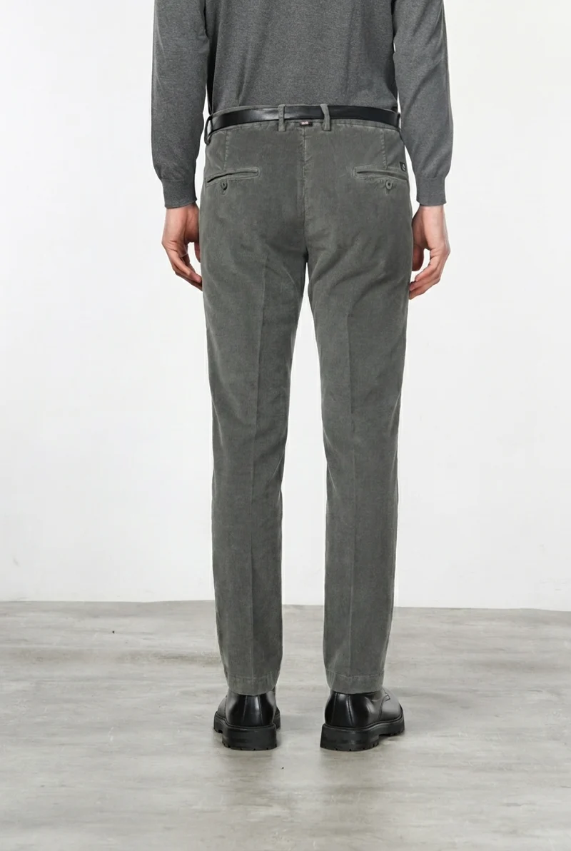 Torino pantalon chino homme en velours côtelé 1000 raies, slim fit ①