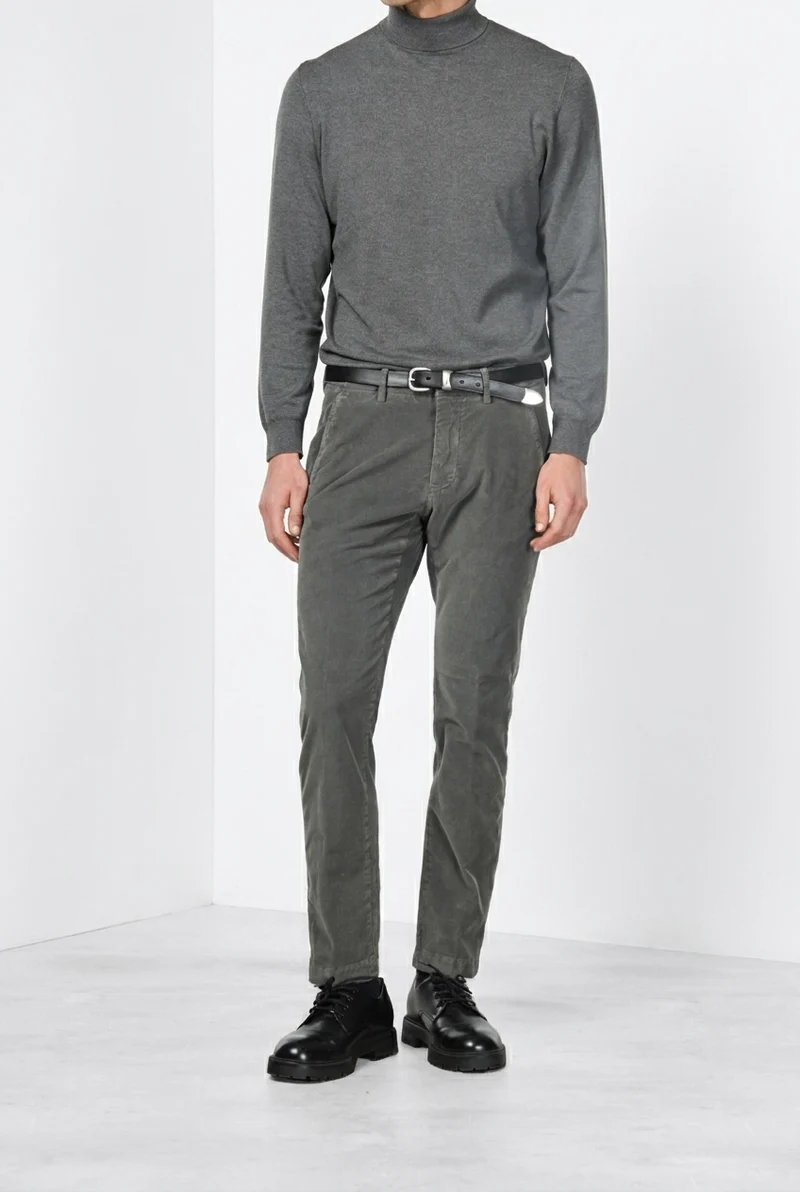 Torino pantalon chino homme en velours côtelé 1000 raies, slim fit ①