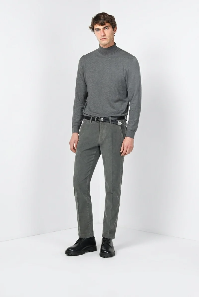 Torino pantalon chino homme en velours côtelé 1000 raies, slim fit ①