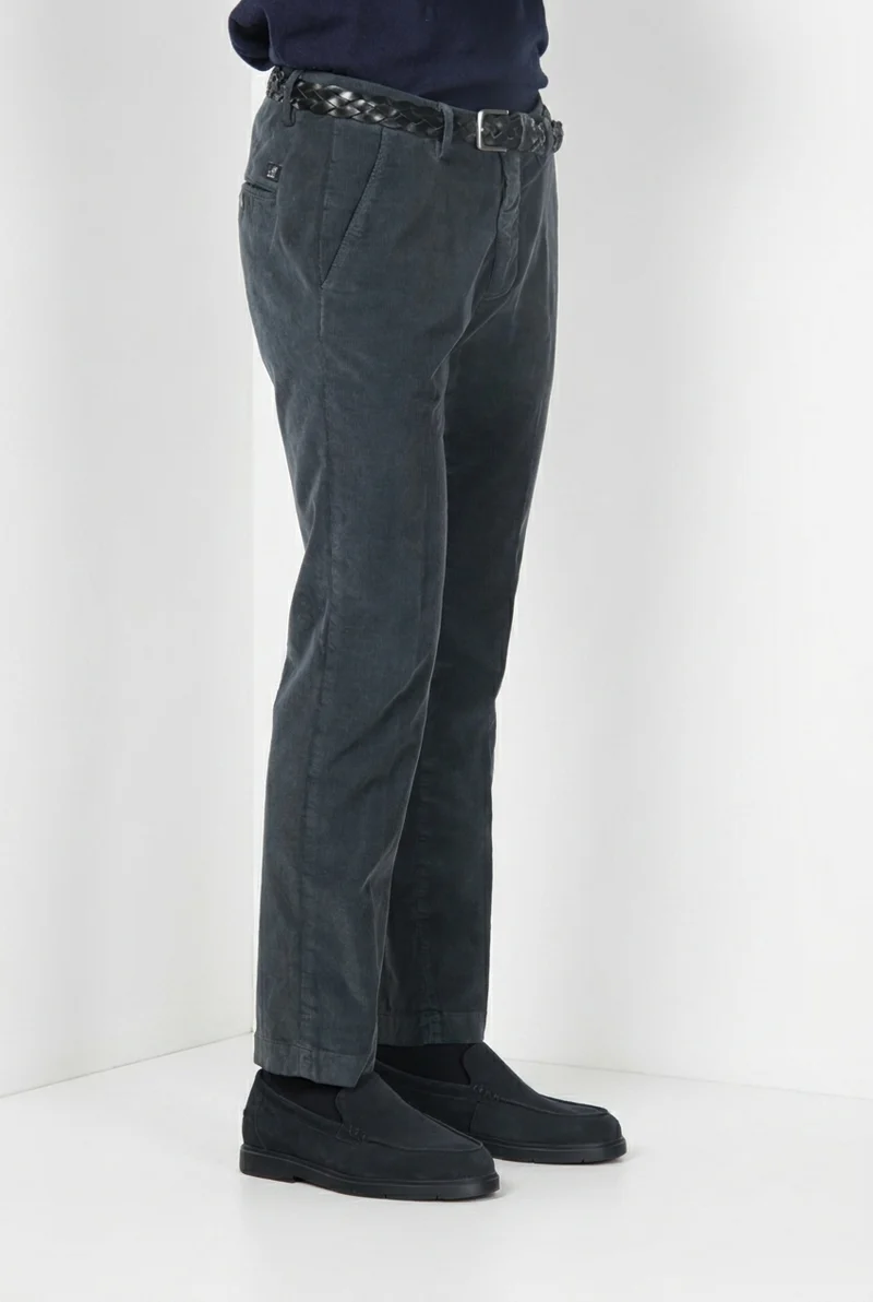 Torino pantalon chino homme en velours côtelé 1000 raies, slim fit ①