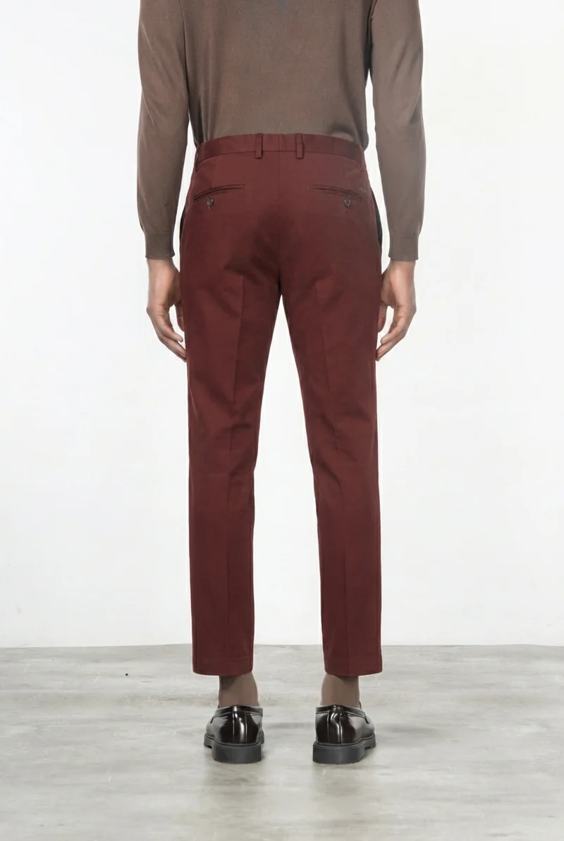 Milano pantalon chino homme en gabardine stretch, coupe extra slim ①