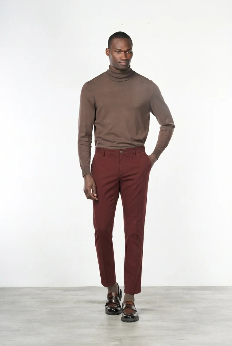 Milano pantalon chino homme en gabardine stretch, coupe extra slim ①