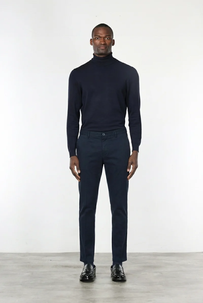 Milano pantalon chino homme en gabardine stretch, coupe extra slim ①