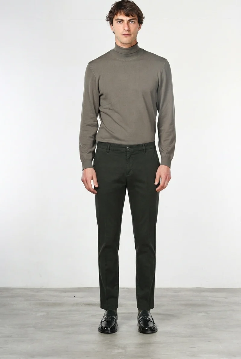 Milano pantalon chino homme en gabardine stretch, coupe extra slim ①