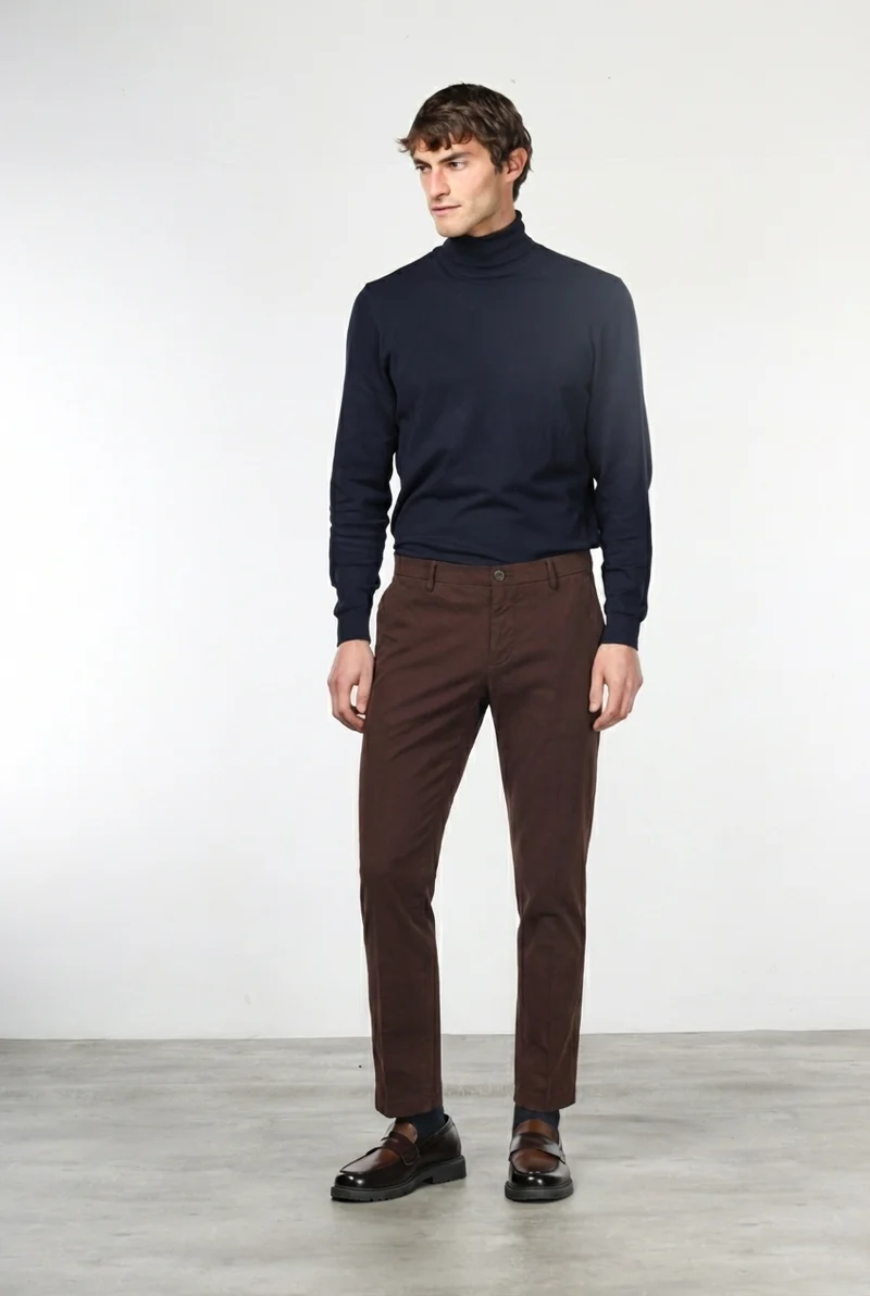 Milano pantalon chino homme en gabardine stretch, coupe extra slim ①