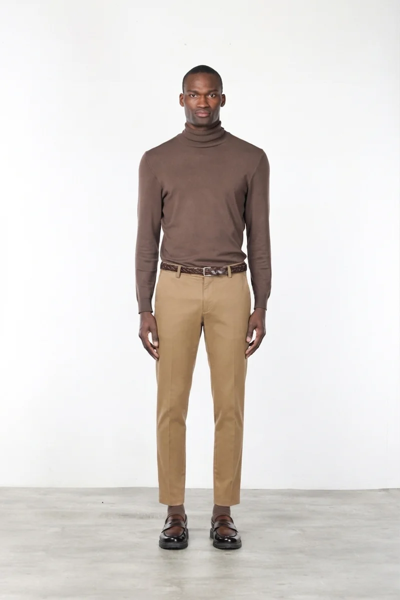Milano pantalon chino homme en gabardine stretch, coupe extra slim ①