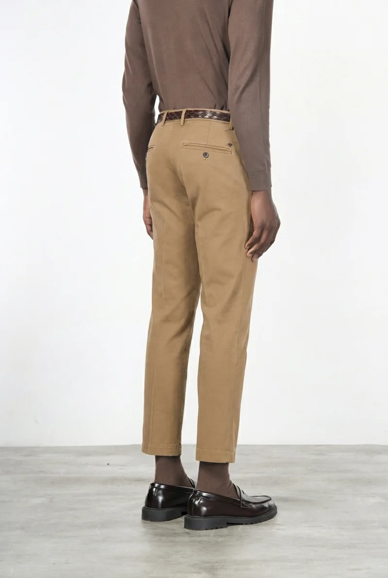 Milano pantalon chino homme en gabardine stretch, coupe extra slim ①