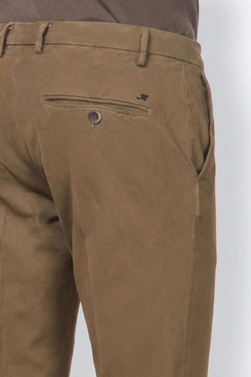 Milano pantalon chino homme en gabardine stretch, coupe extra slim ①