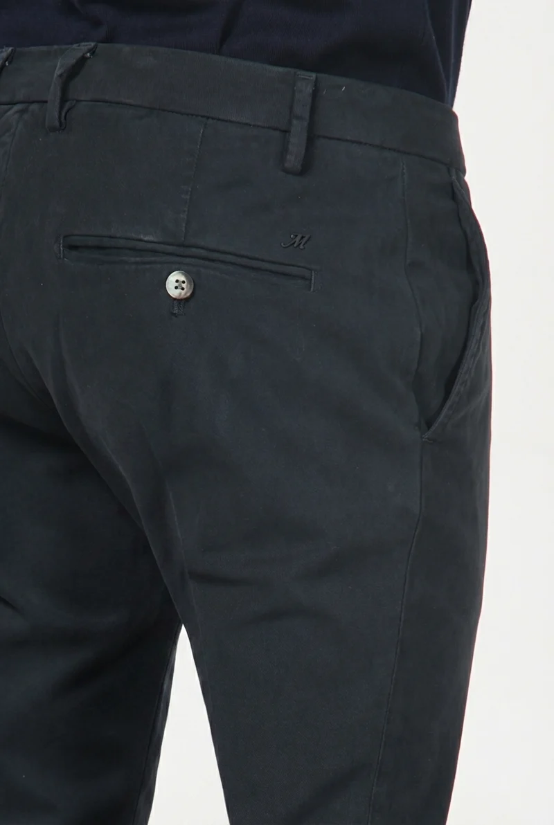 Milano pantalon chino homme en gabardine stretch, coupe extra slim ①