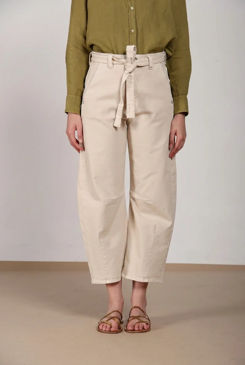 Vivienne City pantalon chino femme en bull stretch balloon fit