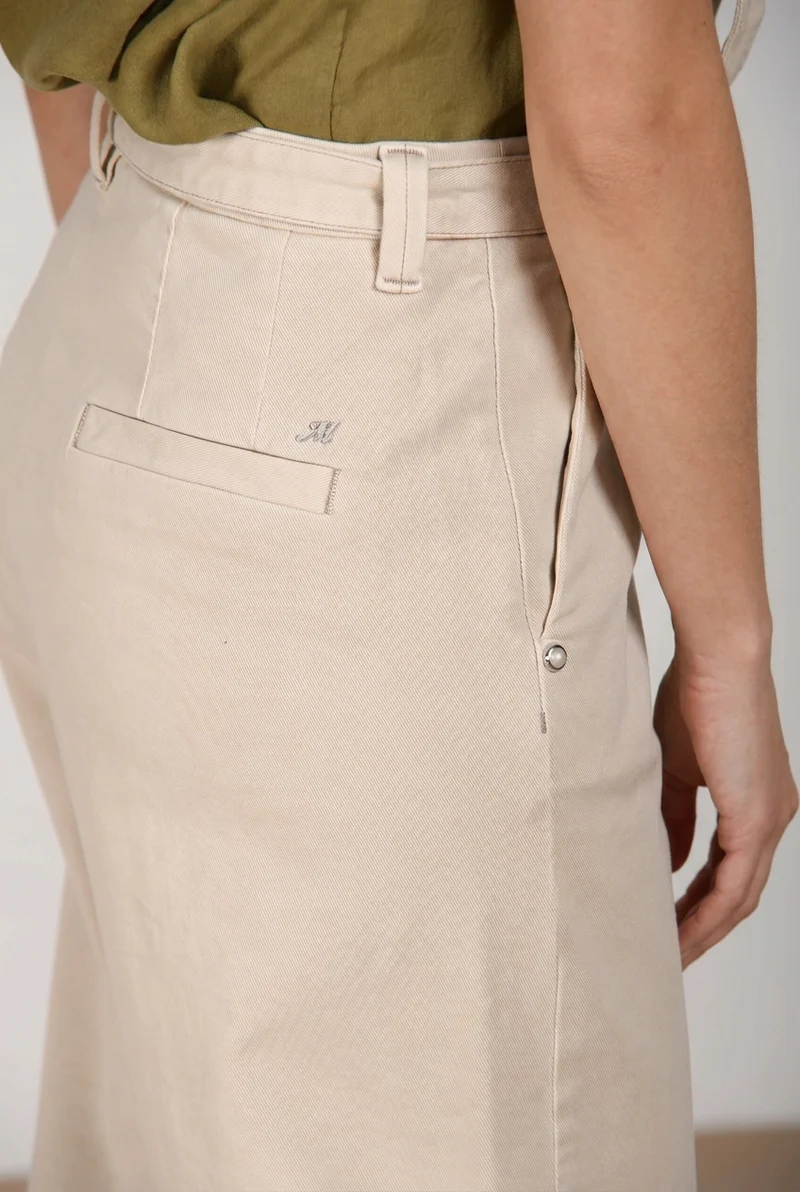 Vivienne City pantalon chino femme en bull stretch balloon fit