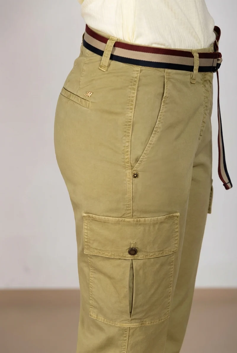 Marlene Cargo pantalon cargo femme en twill léger stretch carrot fit
