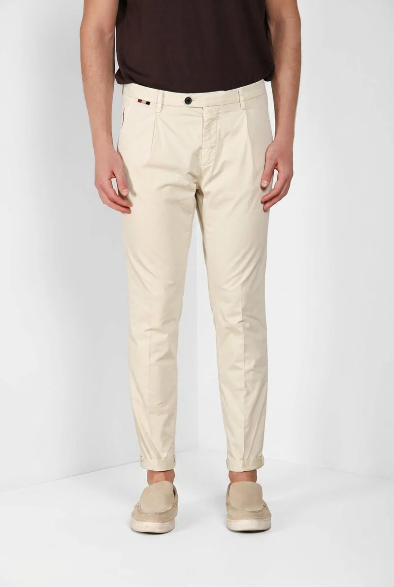 Osaka 1 Pince delamere pantalon chino homme en gabardine stretch carrot fit