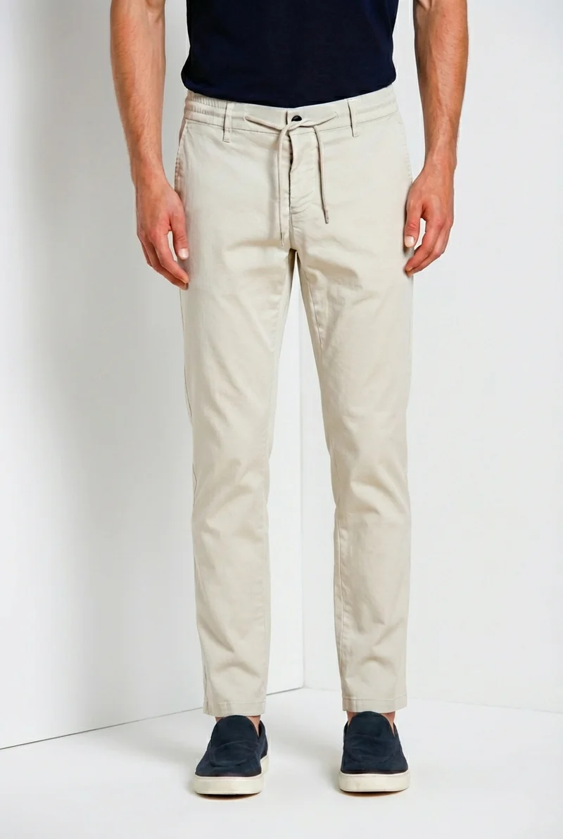 Milano Jogger Travel pantalon chino homme en satin technique travel stretch extra slim fit