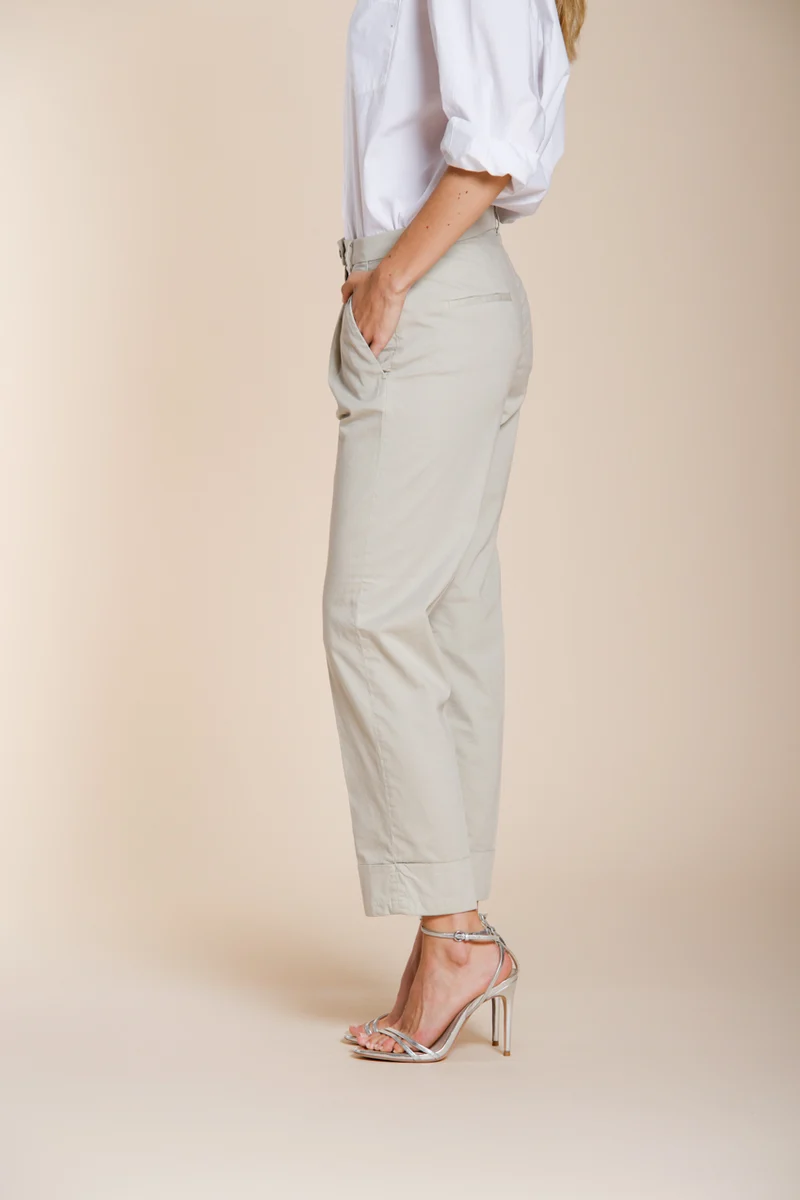 New York Carrot Sartoriale 1 Pince pantalon chino femme en satin de coton et soie carrot fit ①