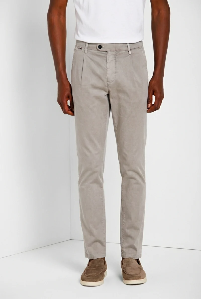 Osaka 1 Pince delamere pantalon chino homme en gabardine stretch carrot fit