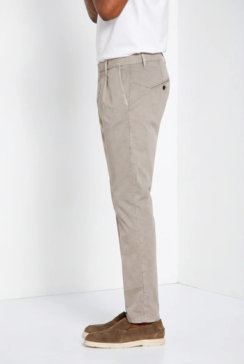 Osaka 1 Pince delamere pantalon chino homme en gabardine stretch carrot fit