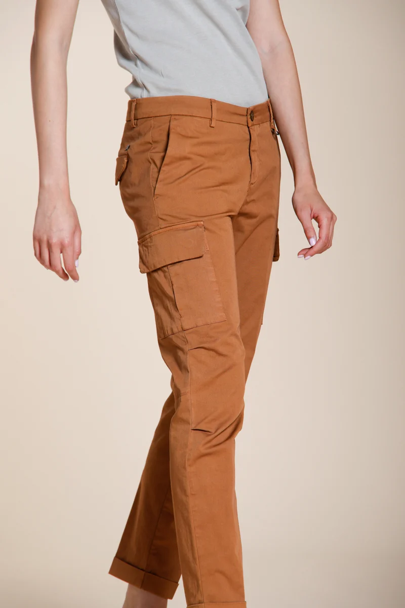 Chile City pantalon cargo femme en gabardine stretch slim fit
