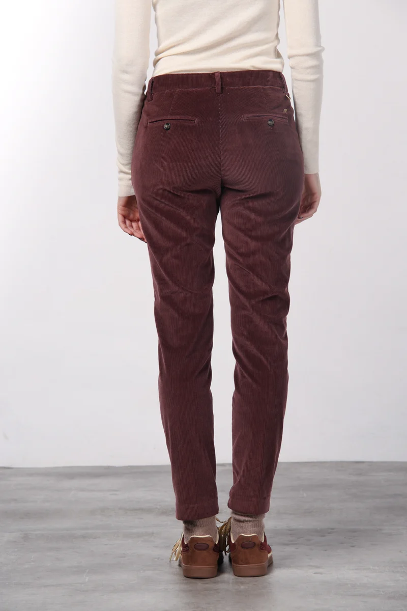 New York Slim pantalon chino femme en velours à grosses côtes slim fit ①