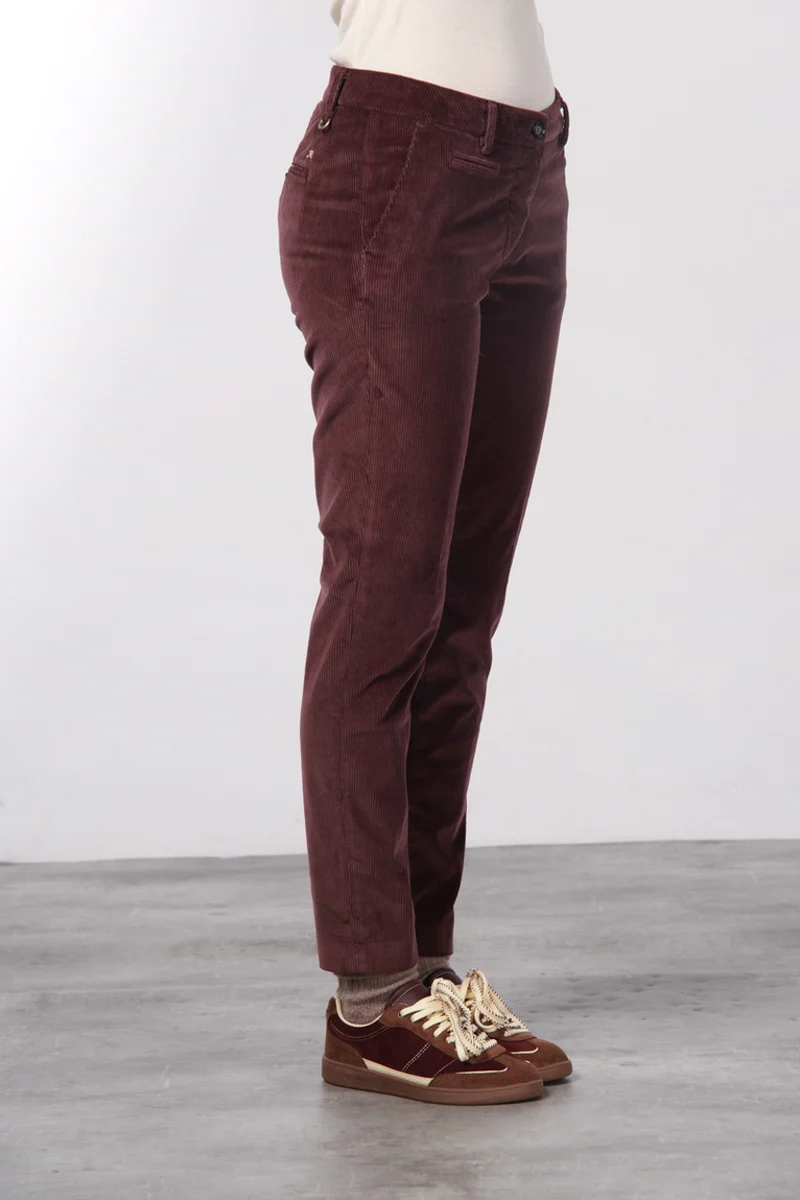 New York Slim pantalon chino femme en velours à grosses côtes slim fit ①