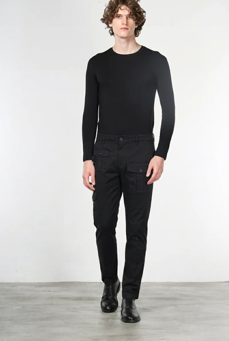 George Coolpocket pantalon cargo homme en gabardine, coupe carrot ①