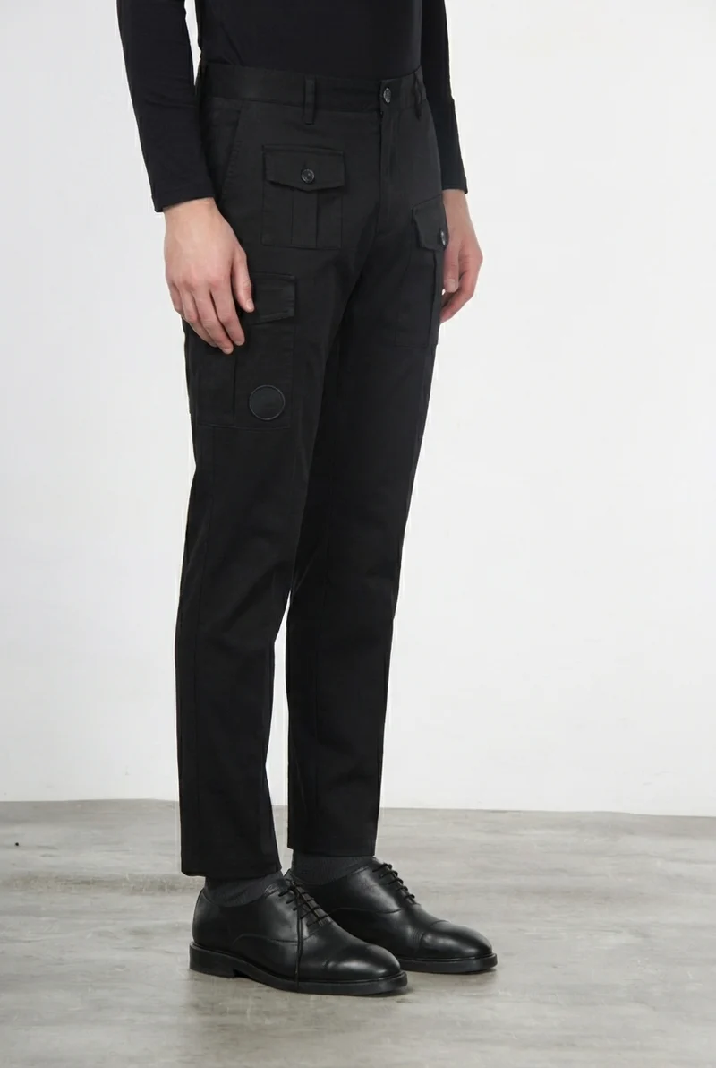 George Coolpocket pantalon cargo homme en gabardine, coupe carrot ①