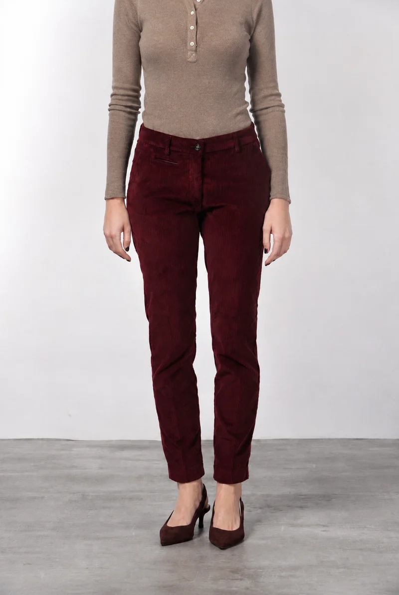 New York Slim pantalon chino femme en velours côtelé à grosses côtes coupe slim ①