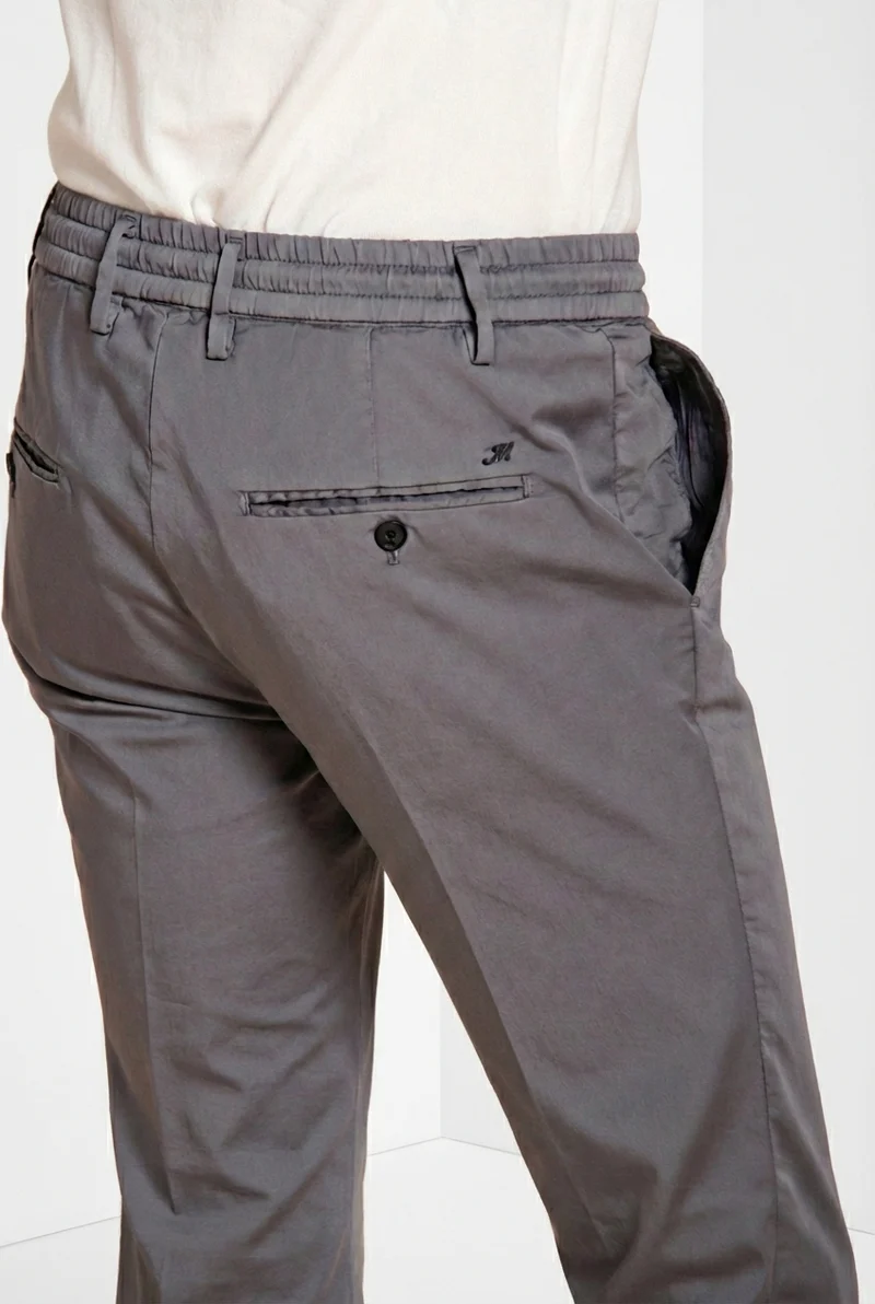 Milano Jogger Travel pantalon chino homme en satin technique travel stretch extra slim fit