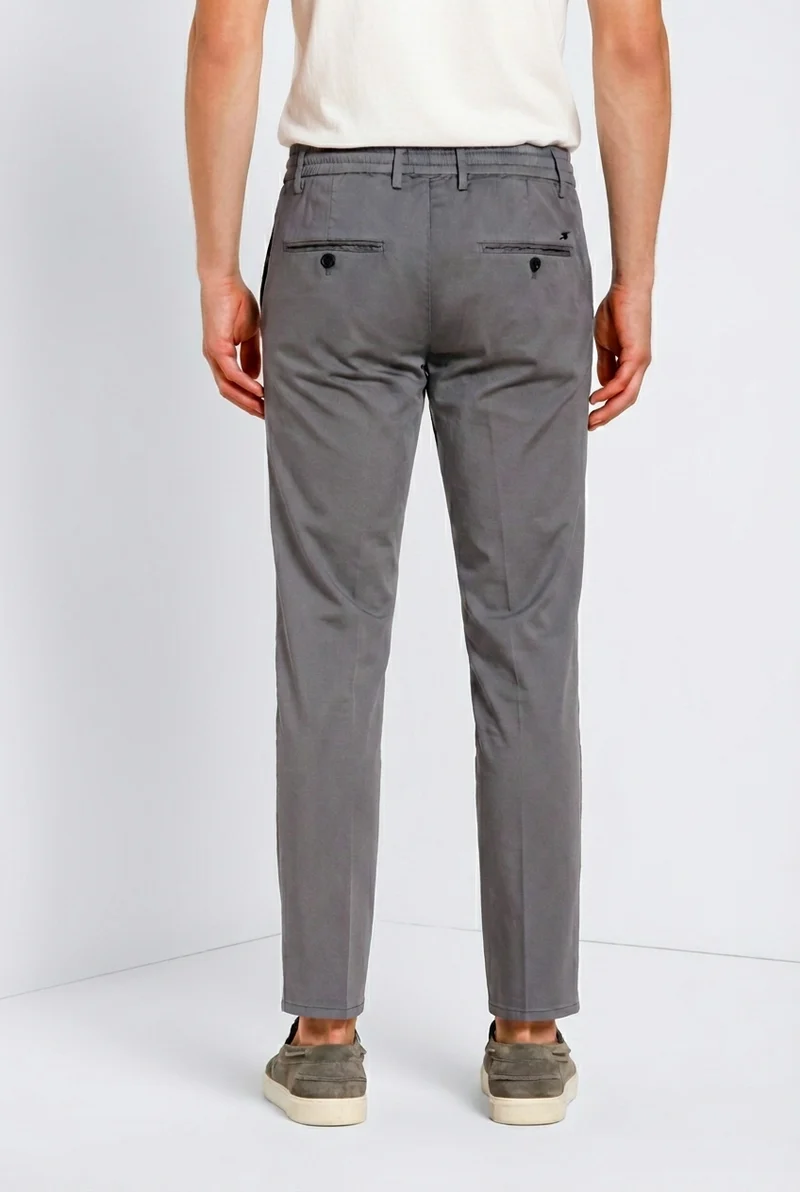 Milano Jogger Travel pantalon chino homme en satin technique travel stretch extra slim fit