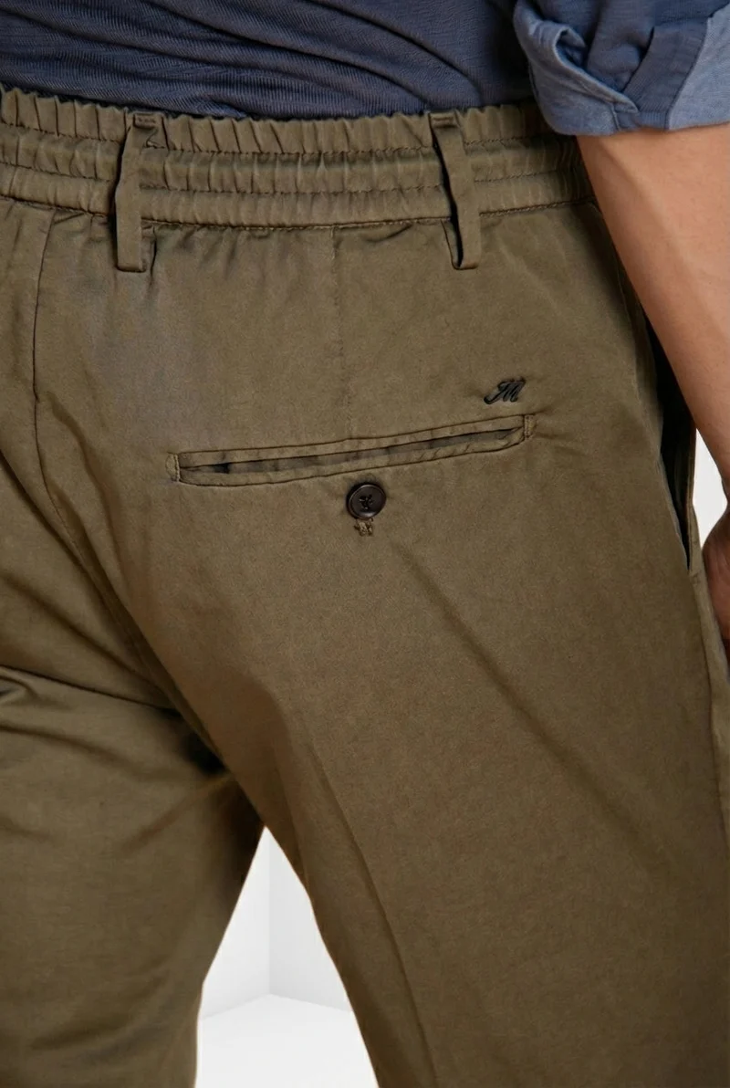 Milano Jogger Travel pantalon chino homme en satin technique travel stretch extra slim fit
