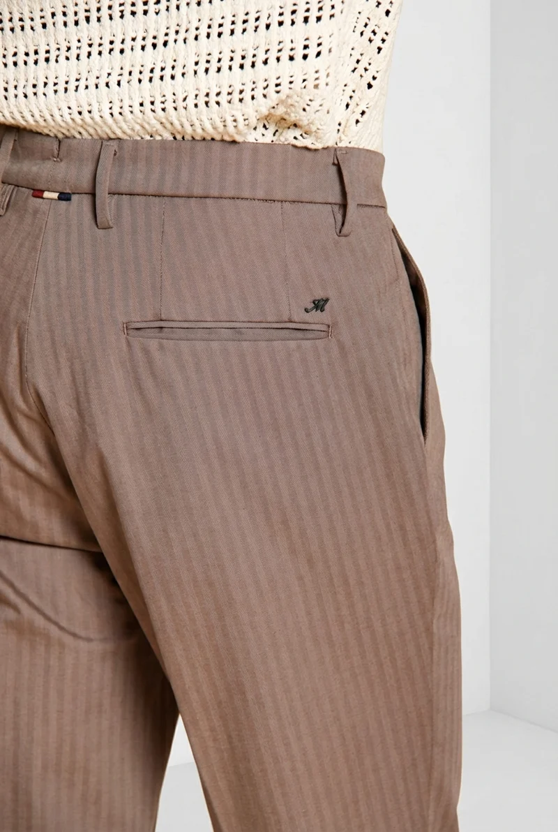 Boston pantalon chino homme en chevron teint en fil stretch relaxed fit