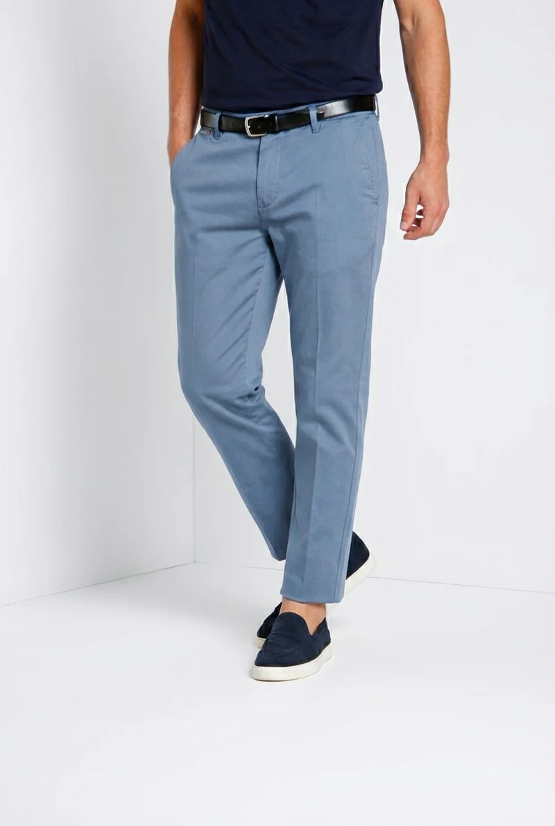 John Coolkhinos pantalon chino homme en satin stretch Logo Edition carrot fit ①