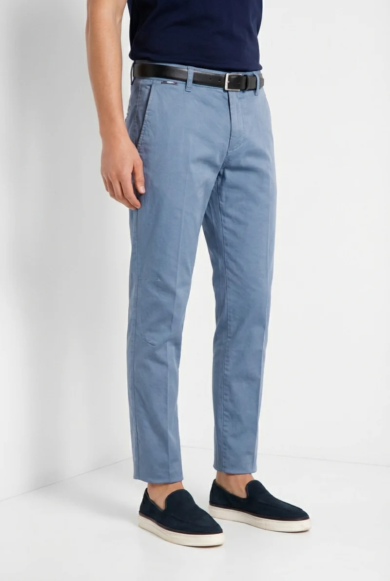 John Coolkhinos pantalon chino homme en satin stretch Logo Edition carrot fit ①
