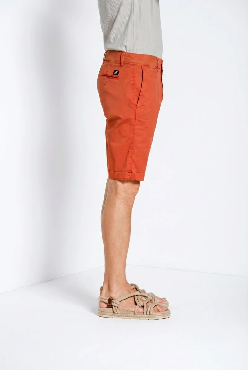London bermuda chino homme en gabardine stretch regular fit ①
