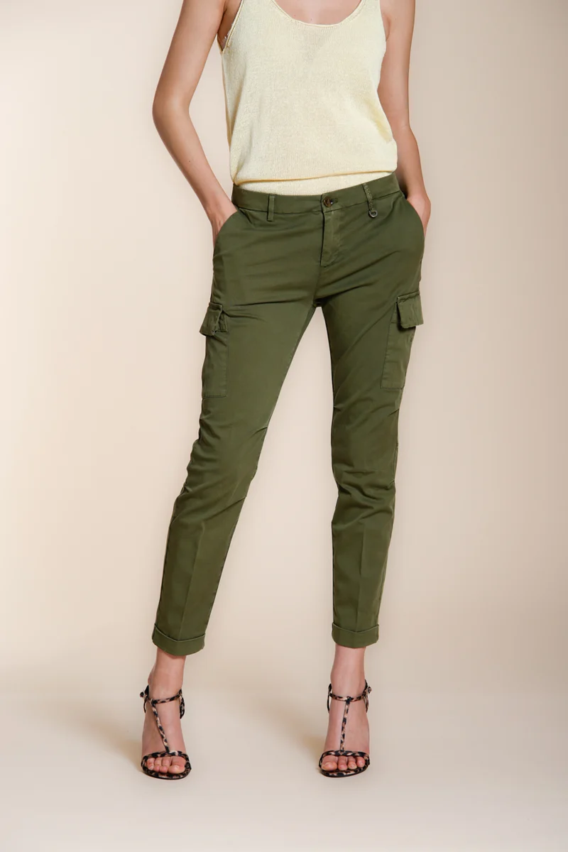 Chile City pantalon cargo femme en gabardine stretch slim fit
