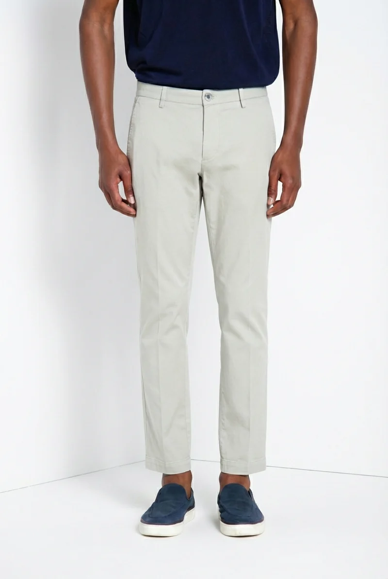 Milano pantalon chino homme en gabardine stretch extra slim fit ①