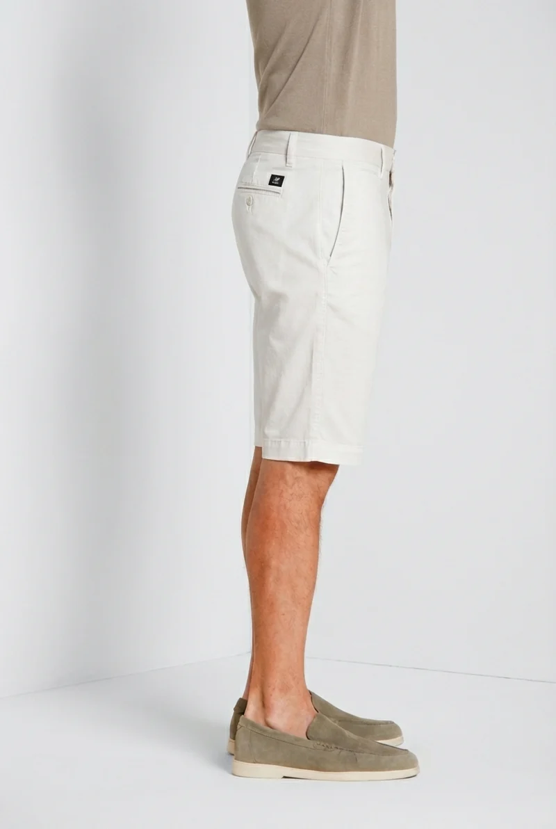 London bermuda chino homme en gabardine stretch regular fit ①