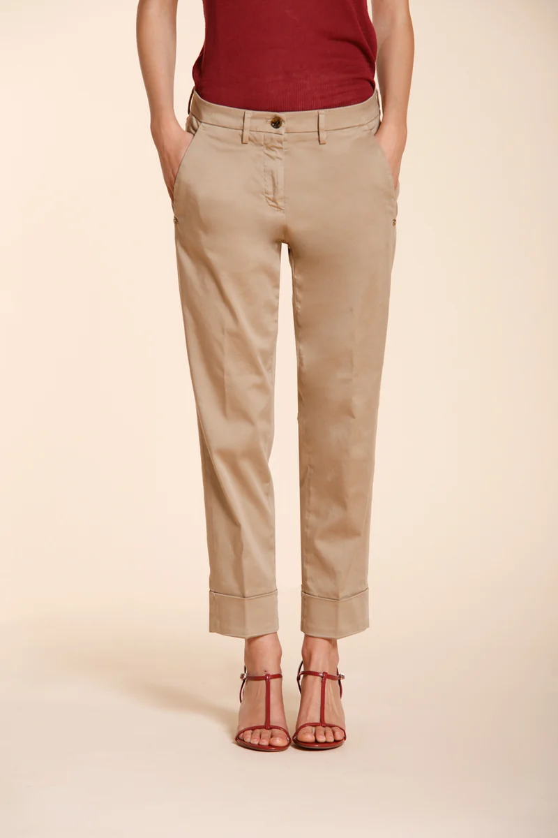 New York Carrot pantalon chino femme en satin stretch carrot fit ①
