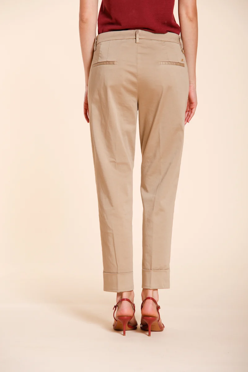 New York Carrot pantalon chino femme en satin stretch carrot fit ①