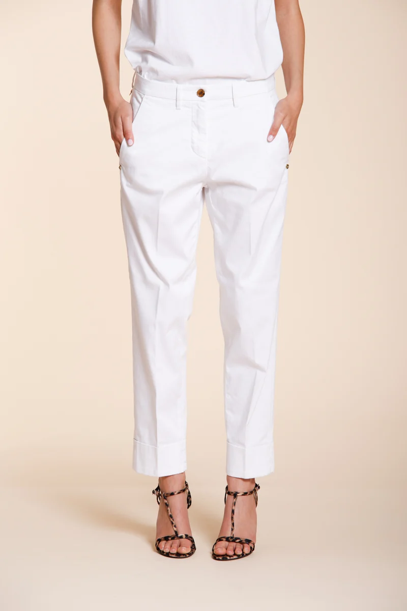 New York Carrot pantalon chino femme en satin stretch carrot fit ①