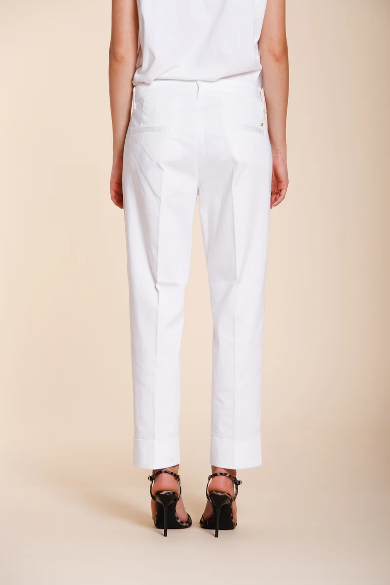 New York Carrot pantalon chino femme en satin stretch carrot fit ①