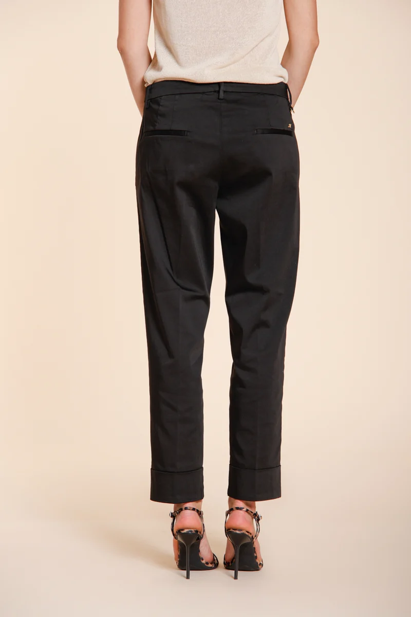 New York Carrot pantalon chino femme en satin stretch carrot fit ①