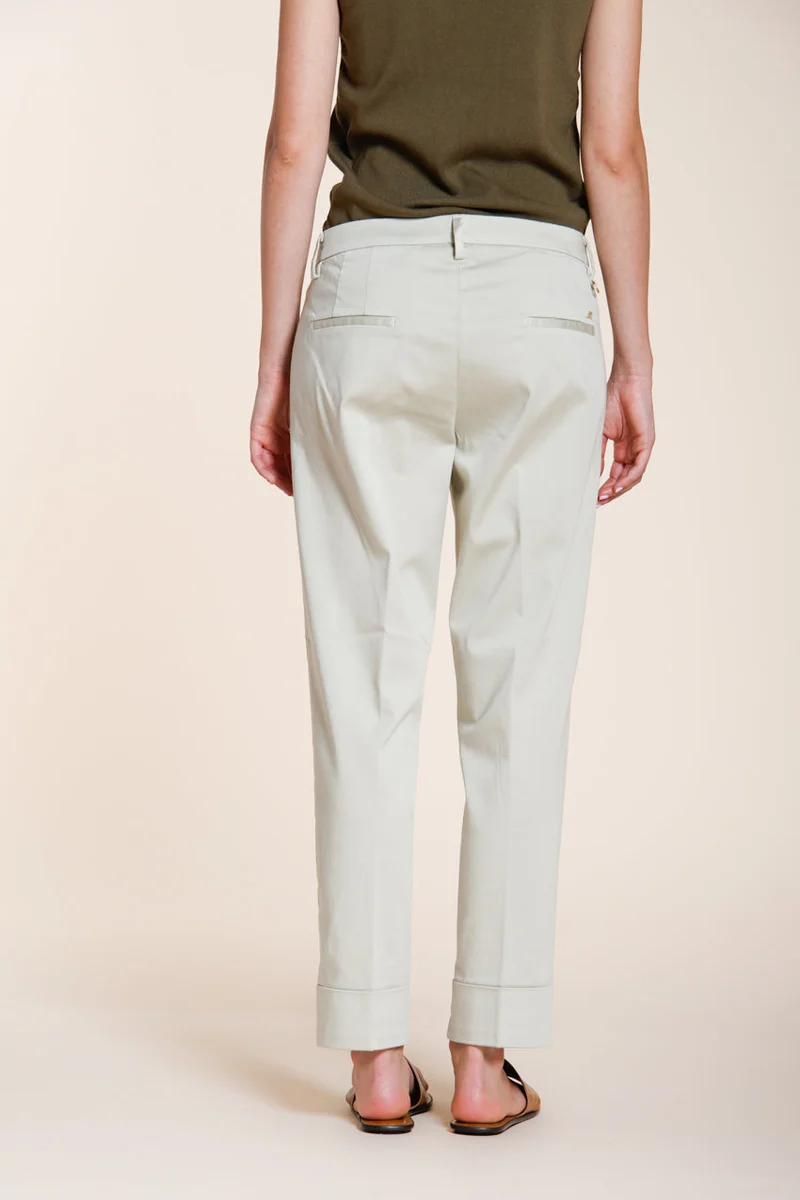 New York Carrot pantalon chino femme en satin stretch carrot fit ①