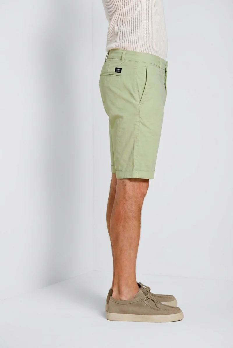 London bermuda chino homme en gabardine stretch regular fit ①